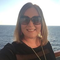Kellie Davis (CruiseLikeaDavis)